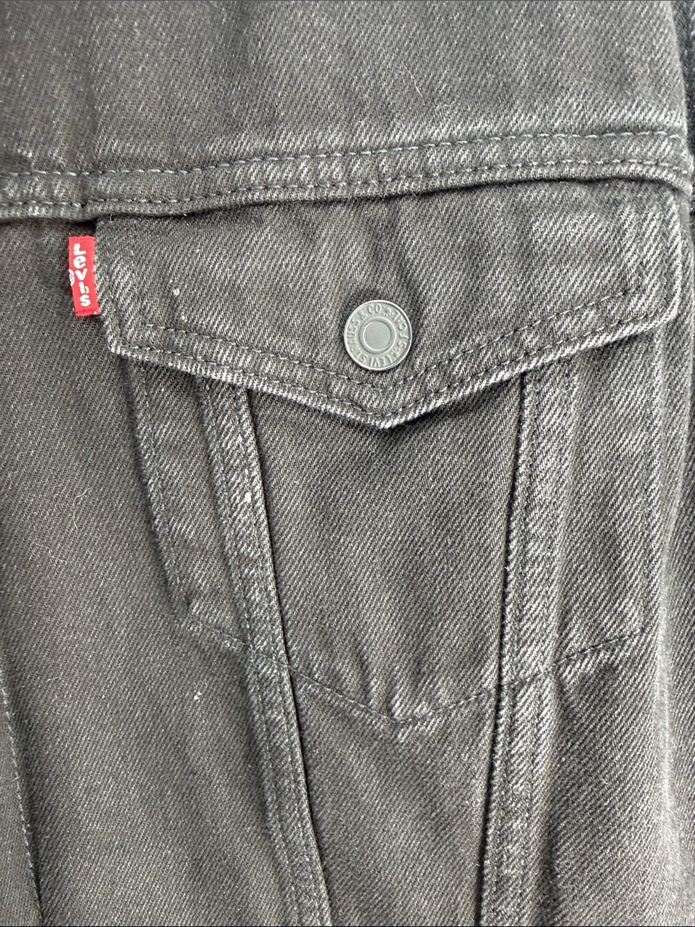 Levi's Black Denim Sherpa Jacket with Gray Lining - Picture 5 of 10